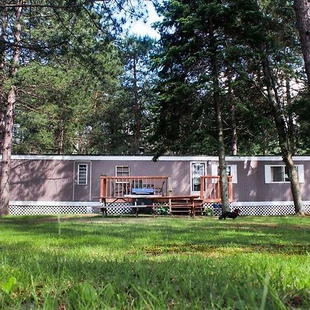 Algonquin'S Edge Resort Madawaska Екстериор снимка