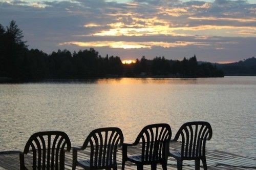 Algonquin'S Edge Resort Madawaska Екстериор снимка