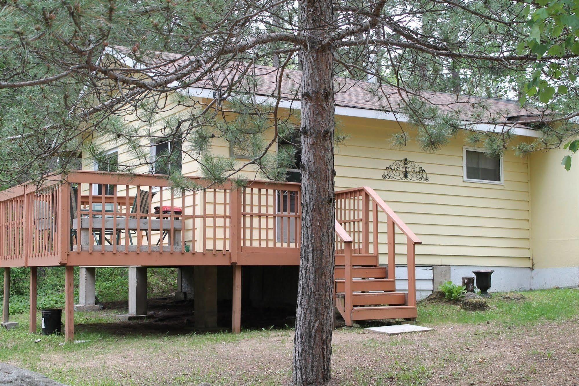 Algonquin'S Edge Resort Madawaska Екстериор снимка
